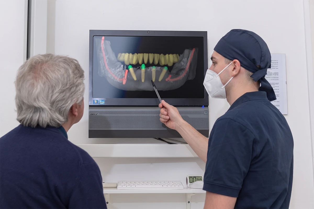 dottore implantologia studio dentistico macro dentisti pordenone